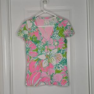 EUC Lilly Pulitzer Tropical Short Sleeve V Neck